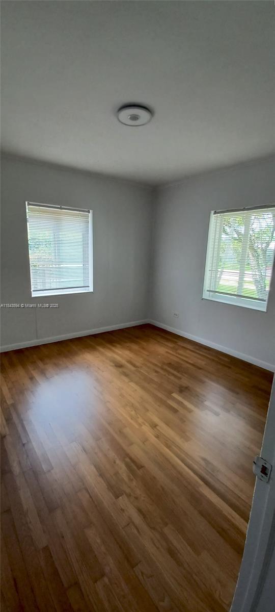 Building Photo - 1241 Wren Ave