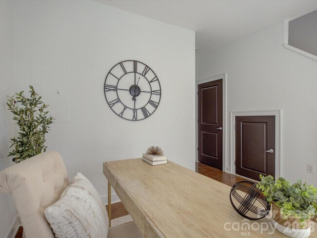 Building Photo - 636 Garden District Dr