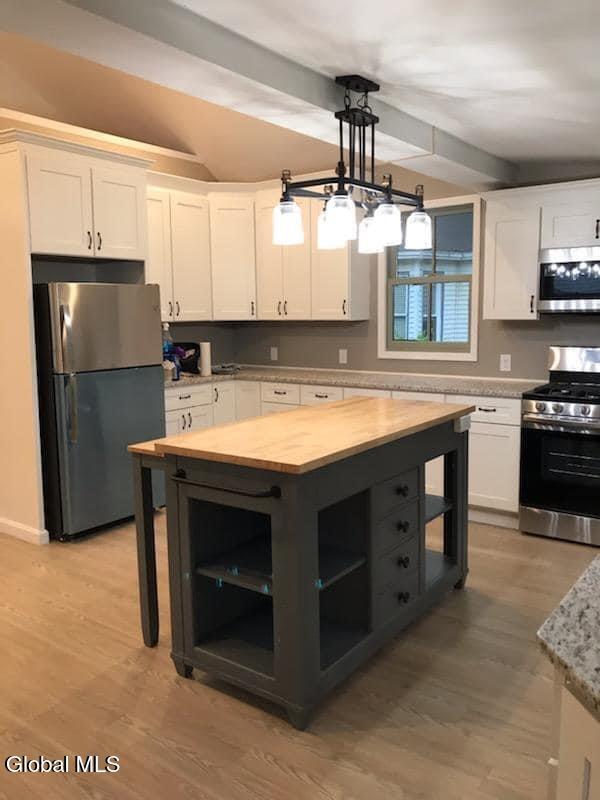 Building Photo - 122 N Ferry St