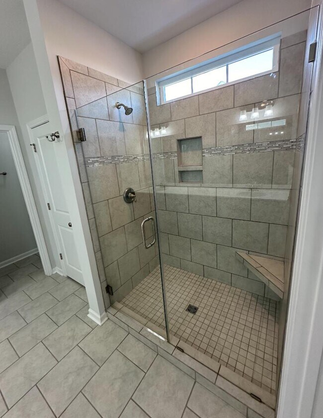 Building Photo - 54 Grovewood Dr