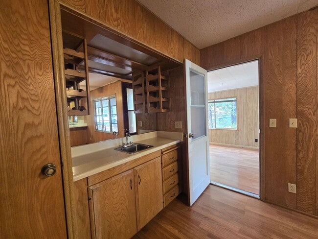 Building Photo - Light and Airy 2 Bedroom 2 Bath In Heather Glen Estates