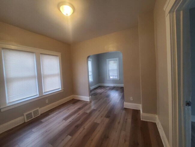 Building Photo - 3586 W 69th St