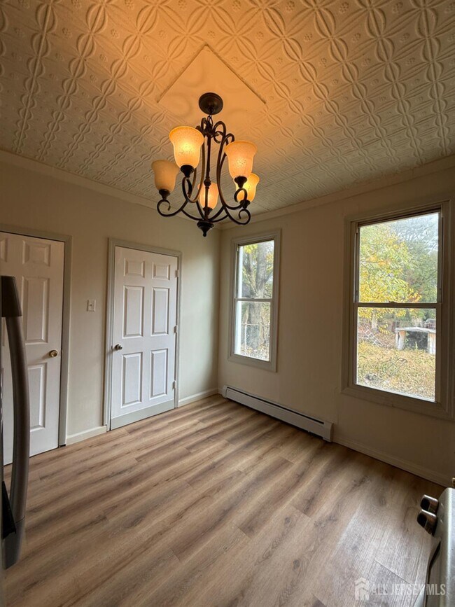 Building Photo - 400 High St