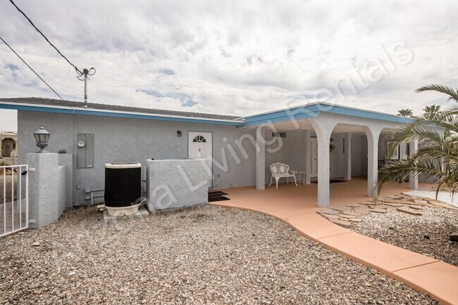 Building Photo - POOL HOME WITH CASITA