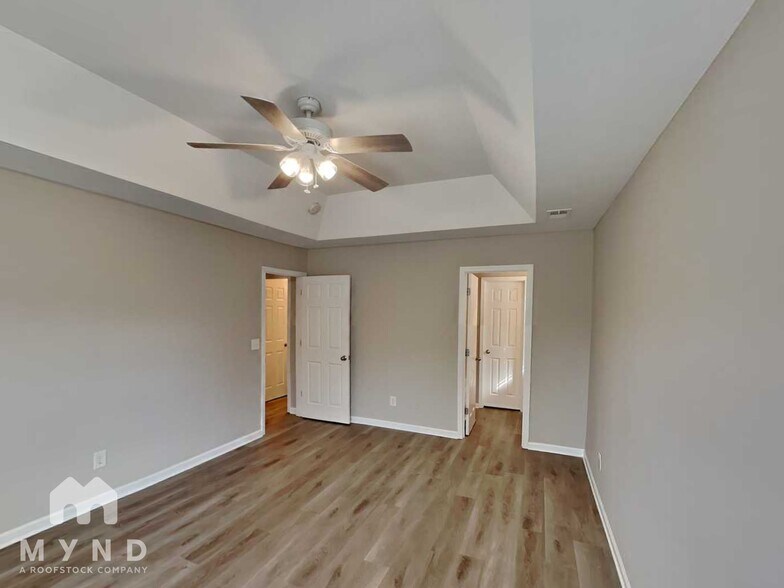 Building Photo - 2016 Culloden Dr