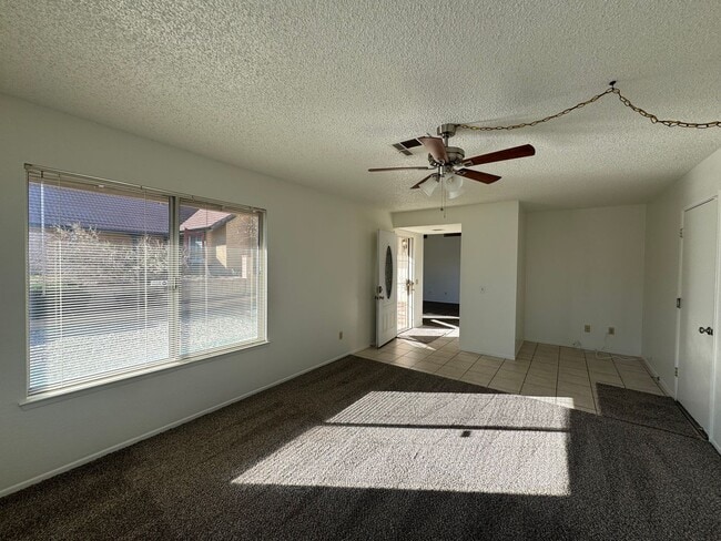 Building Photo - Home off the Green Tree Golf Course