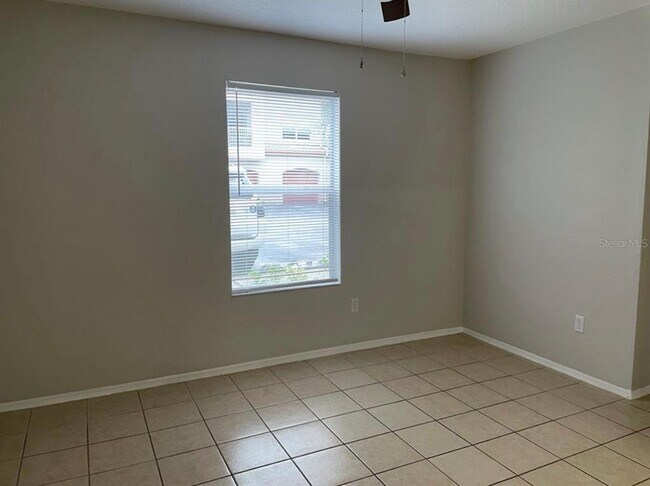 Building Photo - 827 Camargo Way
