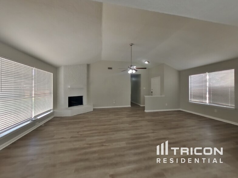 Building Photo - 8610 Orchard Ridge Ln