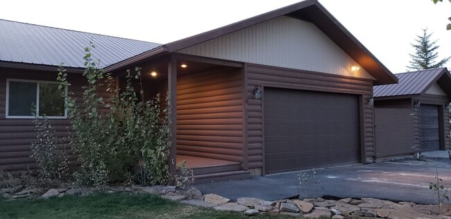 Building Photo - 269 Saddle Dr