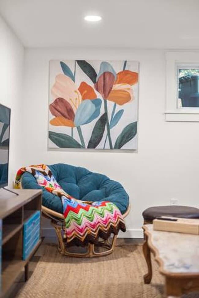 Building Photo - Midtown 4BDR Home - Mid Century Paradise!