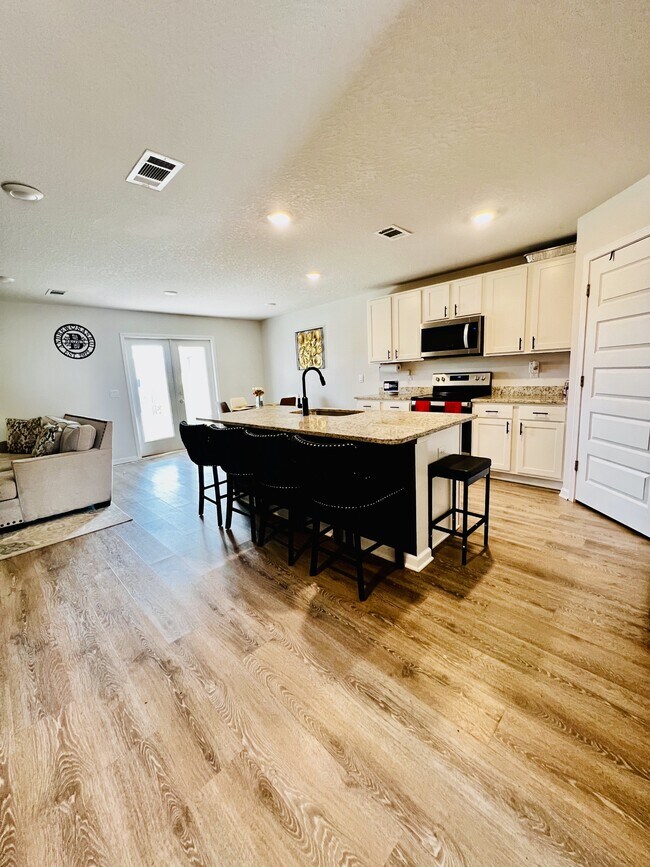 Building Photo - 603 Champ Trl