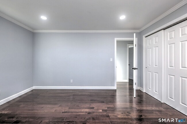 Building Photo - 206 Bridgeview Pl