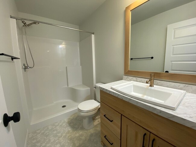 Building Photo - 3 bed, 2.5 bath South Fargo Home For Rent!