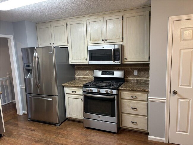 Building Photo - 5045 Bayberry Ct
