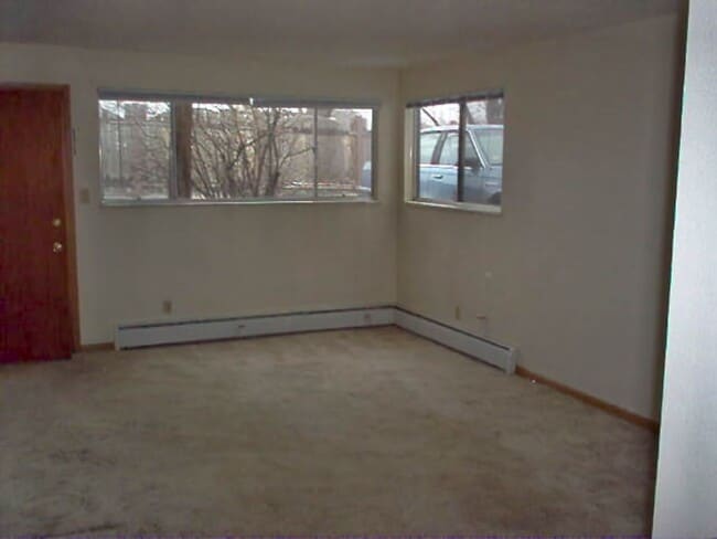 Building Photo - 2523 N Garfield Ave