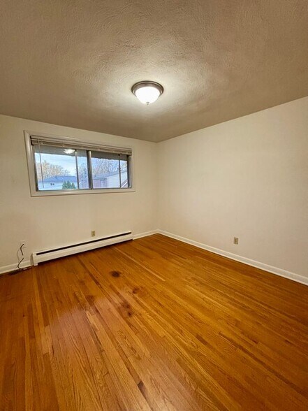 Building Photo - 88 Nicholson, 6