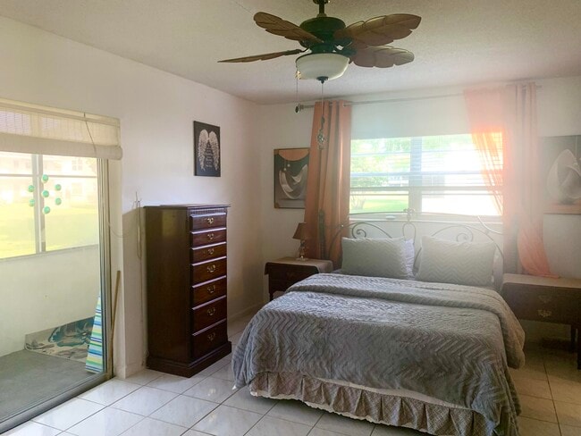 Building Photo - 315 Camden M