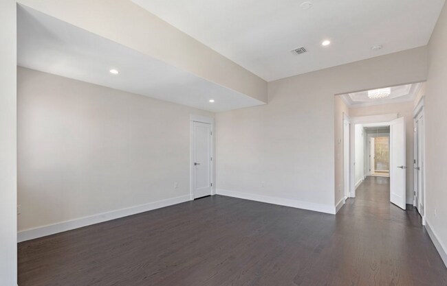 Building Photo - 1639 Maple St