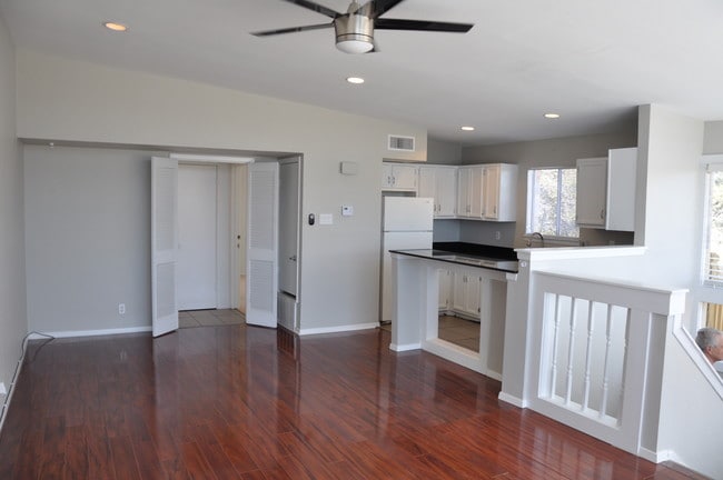 Building Photo - 1008 Clayton Nolen Dr