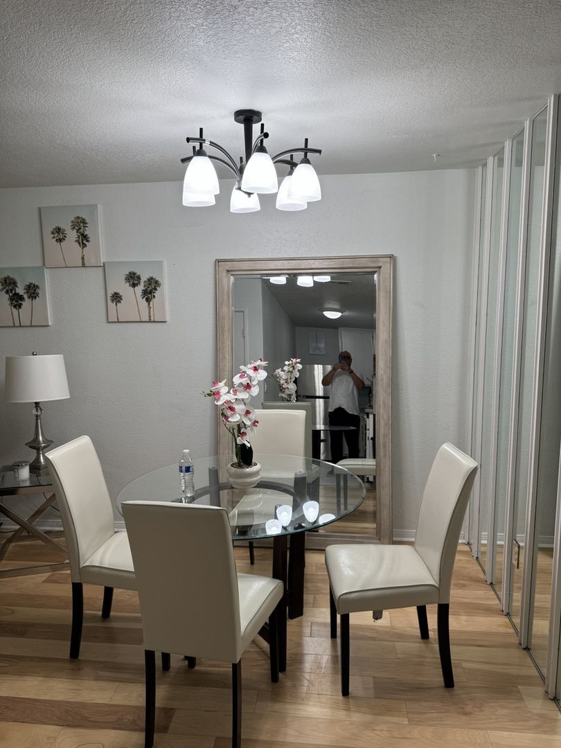 Building Photo - 2801 Los Felices Cir E