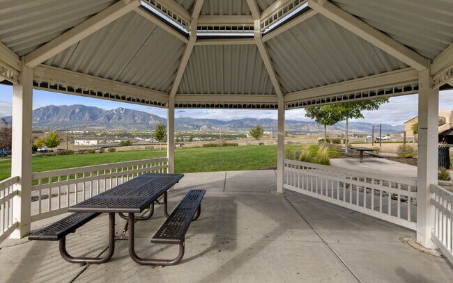 Building Photo - Charming 3-Bedroom Home Near Ft. Carson – ...