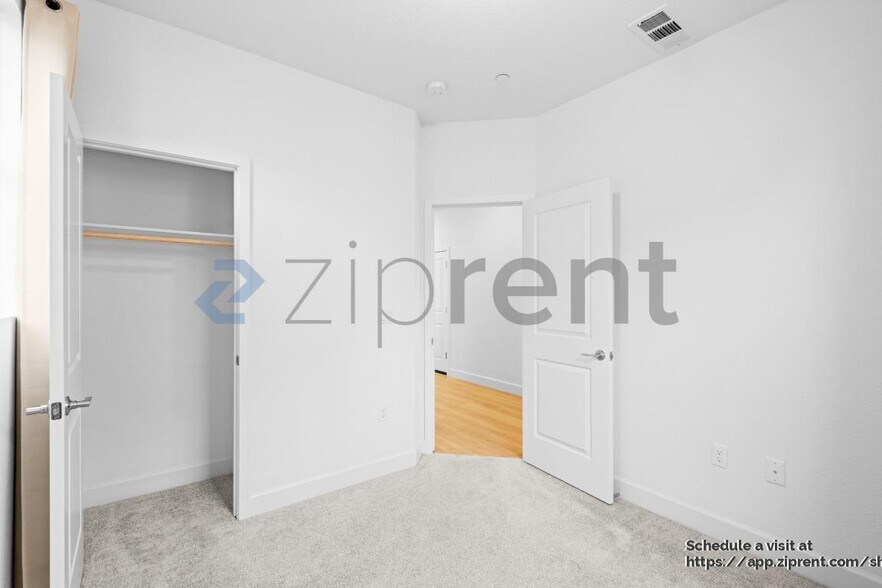 Building Photo - 208 Wellspring Ln