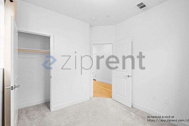 Building Photo - 208 Wellspring Ln