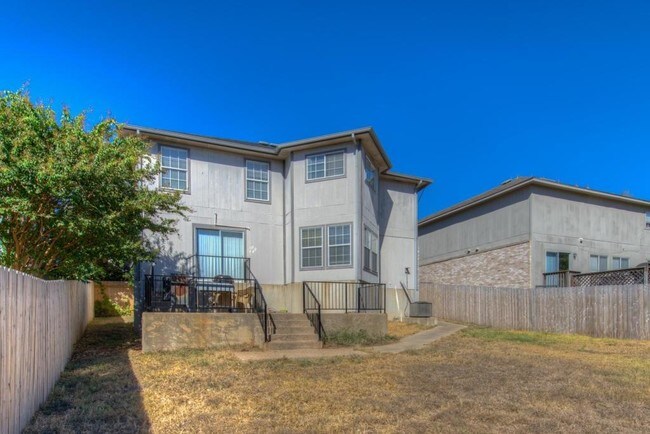 Building Photo - 15353 Oconto Dr