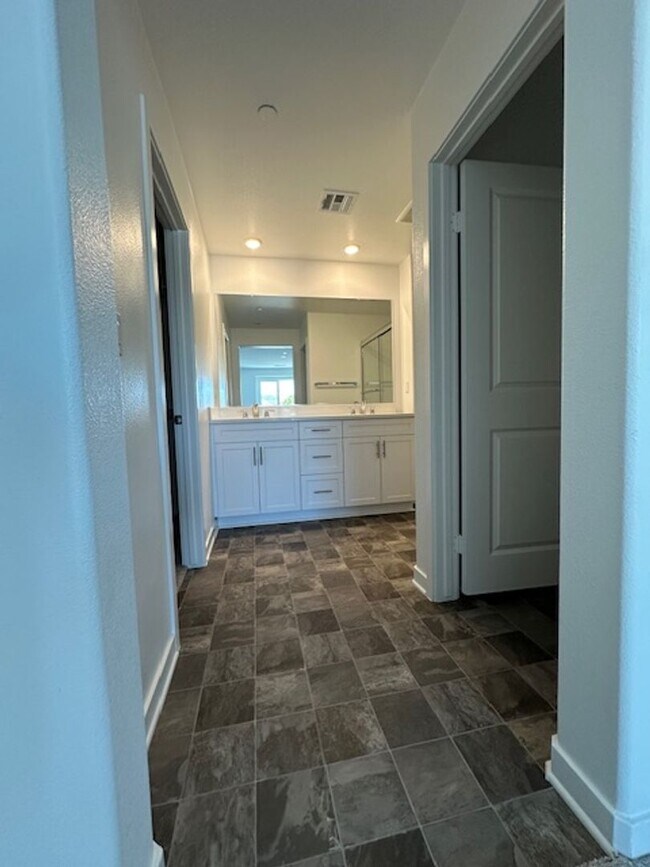 Building Photo - Brand New Lennar 4 Bedroom in French Valley