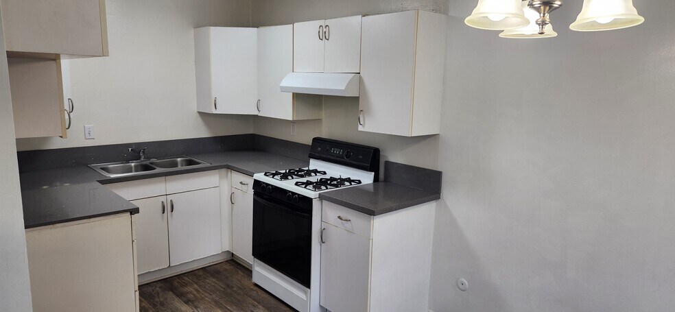 Building Photo - 25221 Bigelow Rd