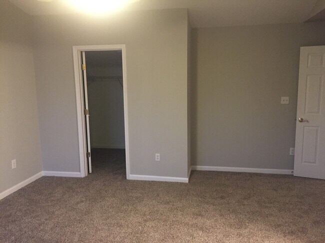 Building Photo - 4702 King John Way