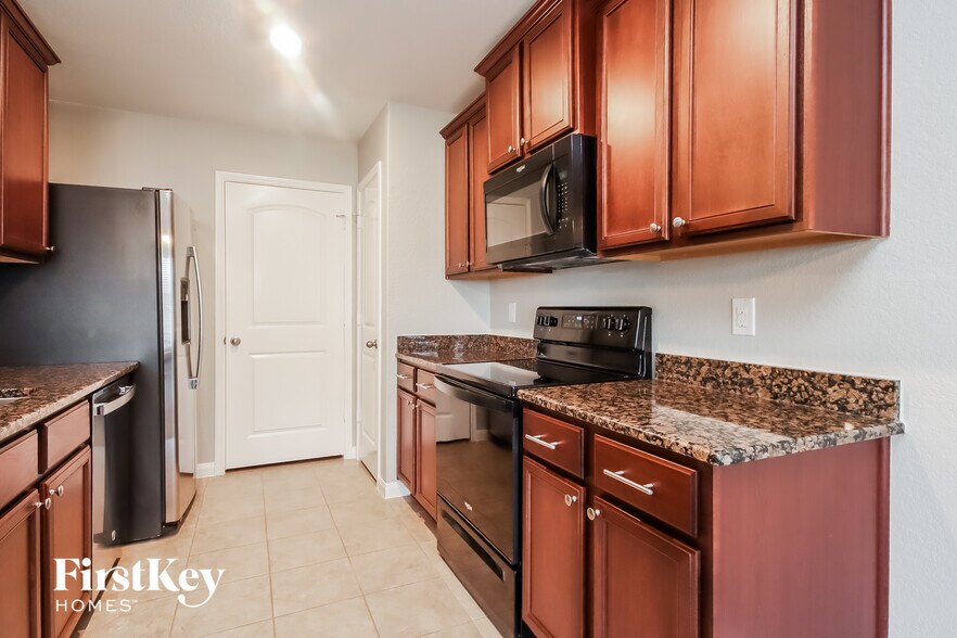 Building Photo - 2321 Nautica Terrace