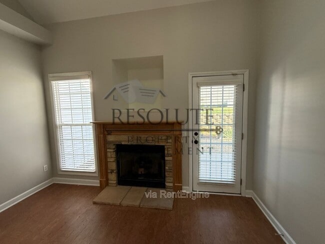 Building Photo - 303 Sugar Maple Ave