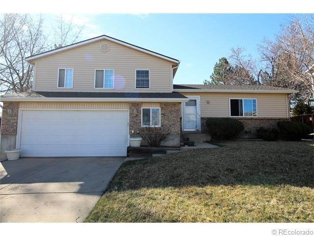 Tri-level w/ 2 car garage large yard - 7091 Beech Street