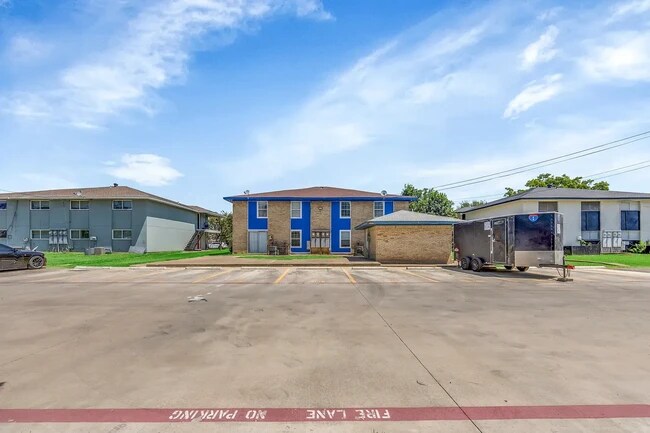 Building Photo - 3024 Tudor Ln