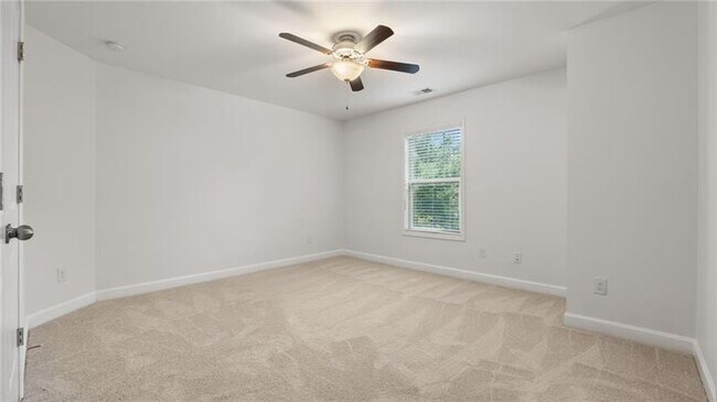 Building Photo - 2040 Bloomfield Ct