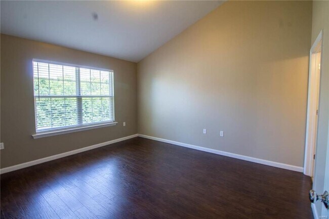 Building Photo - 1832 Piedmont Cir