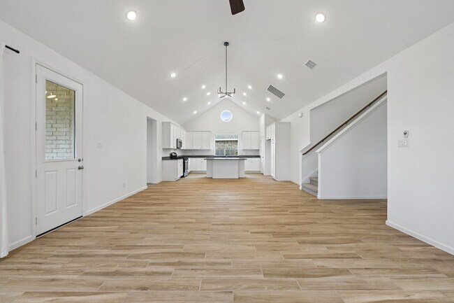 Building Photo - 7818 Palm Glade Dr