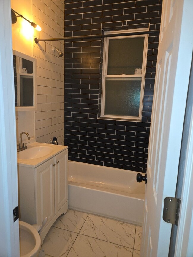 Building Photo - 6229 S Bishop St