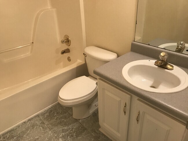 Building Photo - 3/2 in East Montgomery