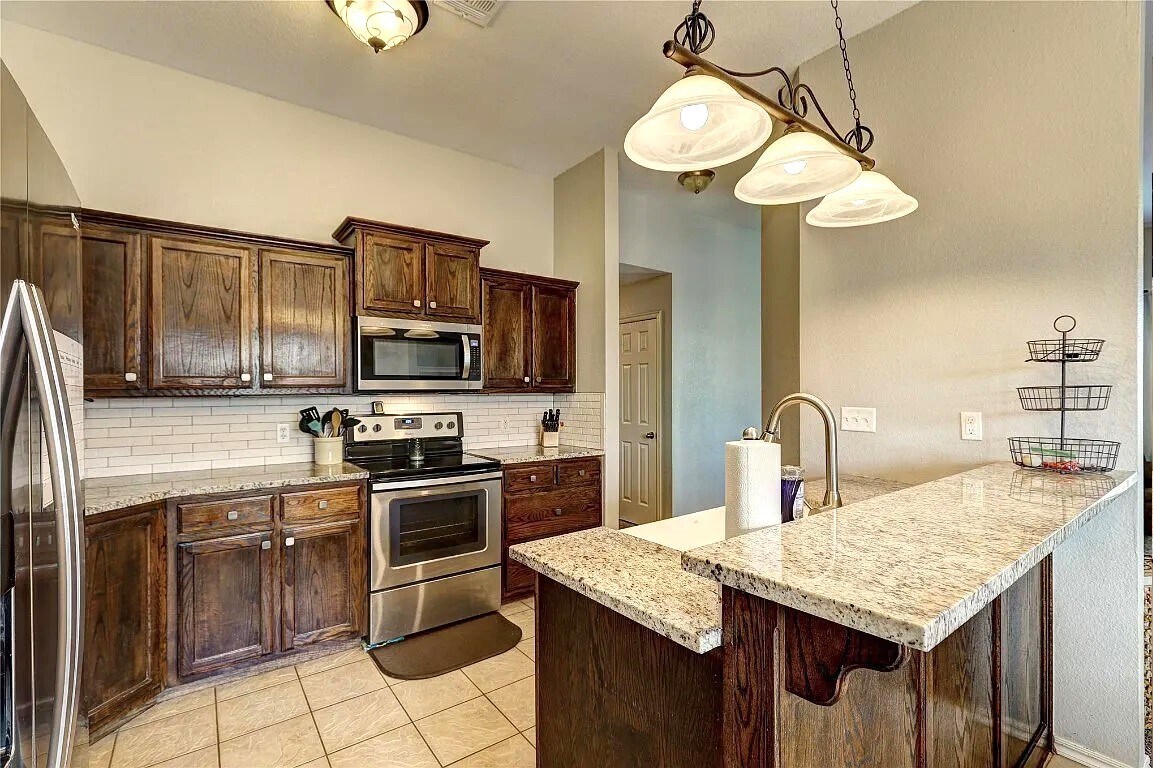 Building Photo - 2404 Deer Chase Dr