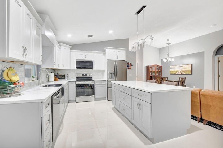 Building Photo - 22687 Royal Crown Terrace E