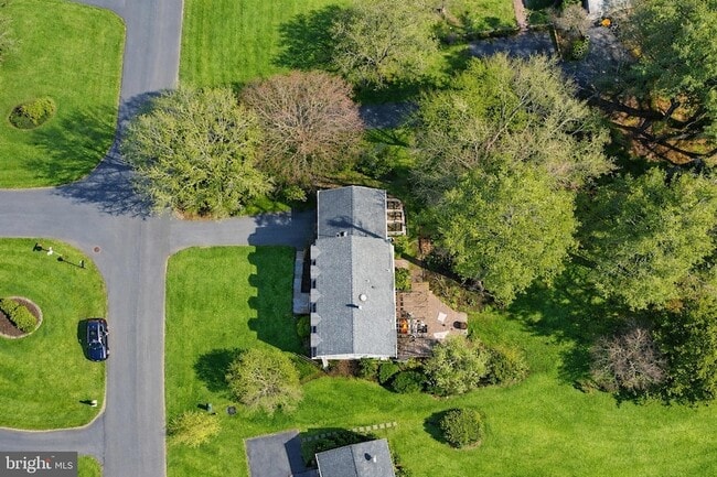 Building Photo - 1700 Chester Mill Rd