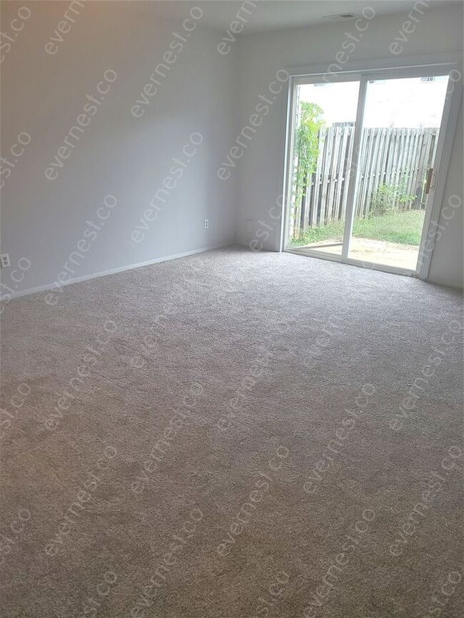 Building Photo - Charming 3-Bedroom, 1.5-Bathroom Home in a...