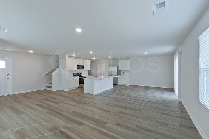 Building Photo - 125 Overstreet Way