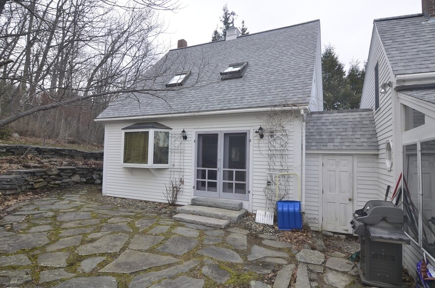 Building Photo - 357 Bayview Rd