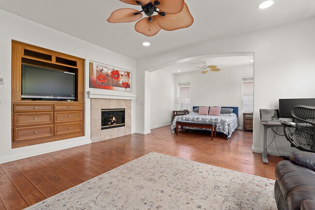 Building Photo - 7116 Torrey Mesa Ct