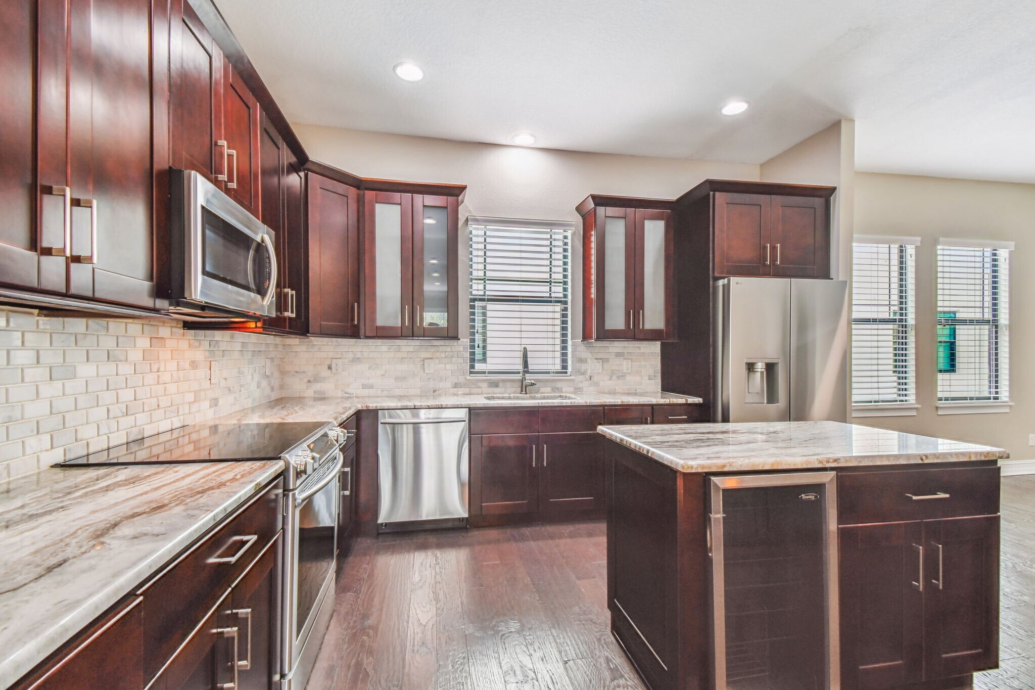 Building Photo - 622 S Matanzas Ave