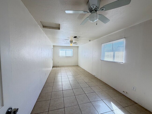Building Photo - 3 Bedroom Gem with large bonus room and RV gate! No HOA