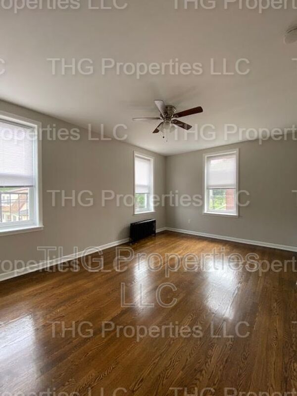 Building Photo - 490 Tremont Ave